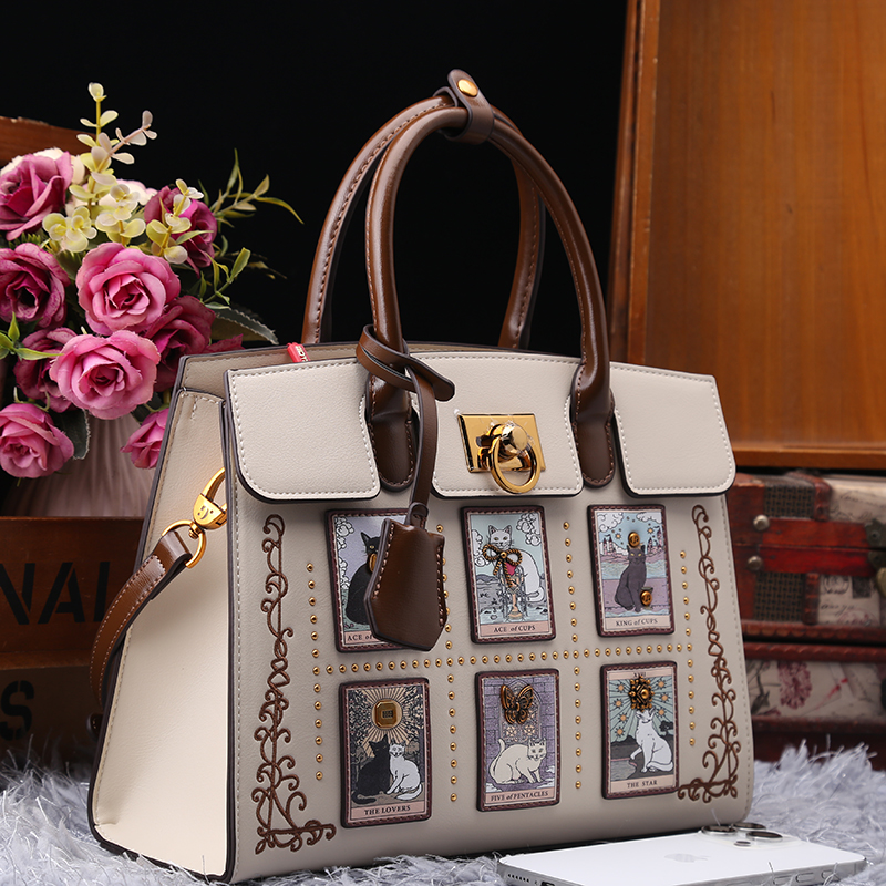 2025 High Luxury and Vintage C - Embroidery Cat avis et prix